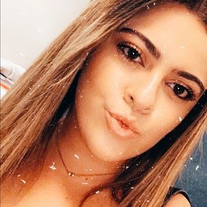 Meet your Posher, Mia